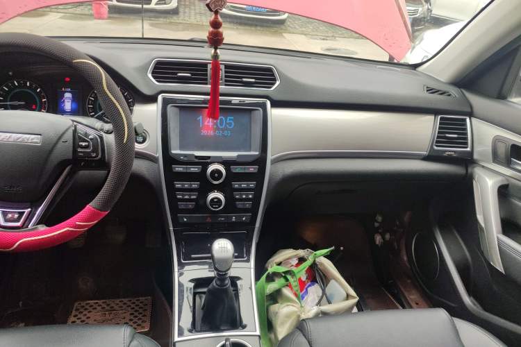 Used Haval H2 2017 Red-Label 1.5T Manual Two-Wheel Drive Luxury Model
