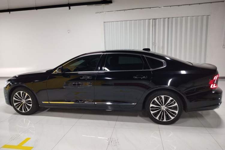Used Volvo S90 2024 B5 Zhiyi Luxury Edition
