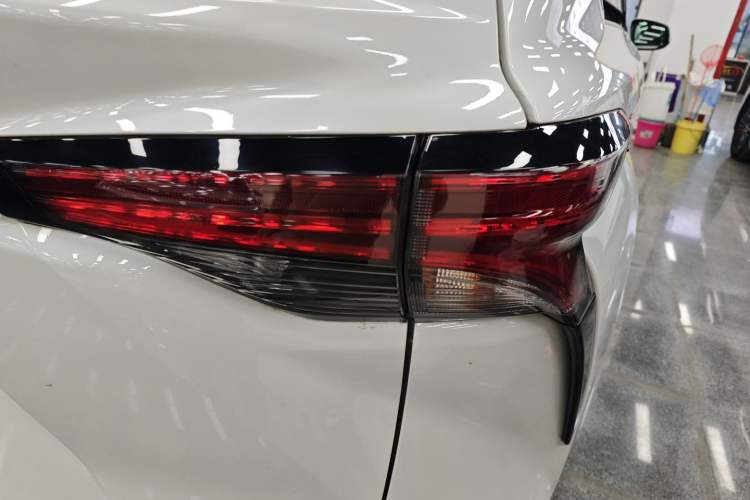 Used Toyota Granvia 2023 2.5L Hybrid Prestige PLUS Edition