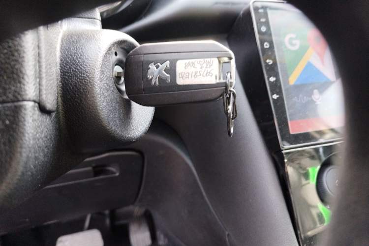 Used Peugeot 3008 2016 1.6THP Automatic Classic Edition
