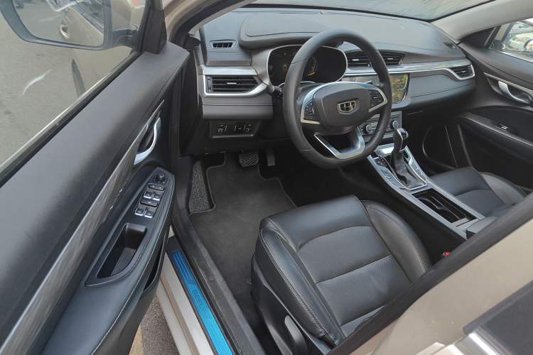 Used Geely Auto Emgrand 2019 Leading Edition 1.5L CVT Upward-Connected Model China VI Standard