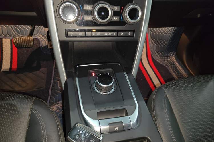 Used Land Rover Discovery Sport 2019 240 PS SE Version China VI Standard
