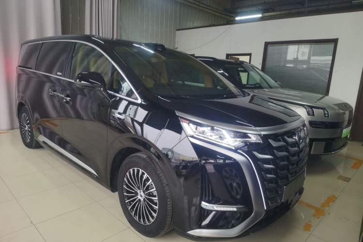 Used Denza D9 2025 DM-i Intelligent Drive 1020 Four-Wheel Drive Prestige Model
