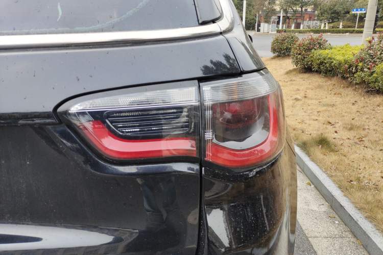 Used  Compass 2017 200T Automatic Family Edition
