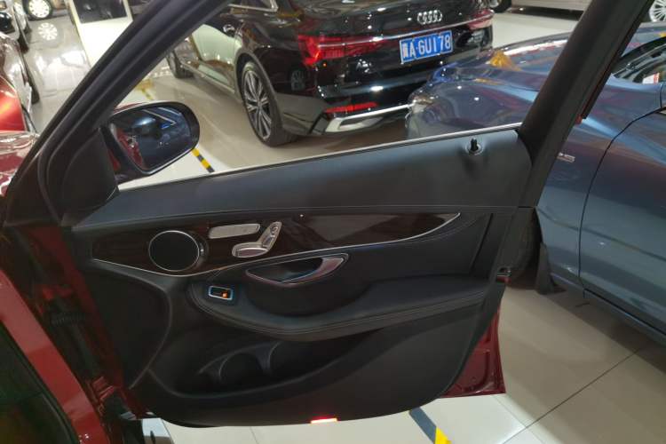 Used Mercedes-Benz GLC 2019 GLC 260 L 4MATIC Dynamic Model
