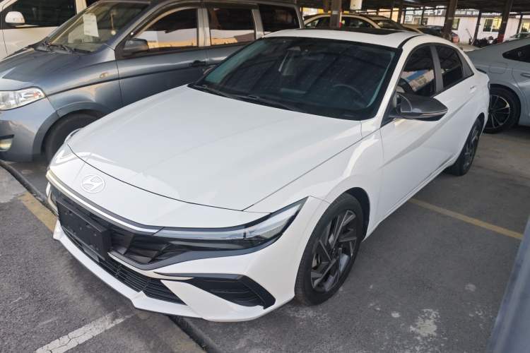 Used Hyundai Elantra 2023 1.5L CVT LUX Prestige Edition