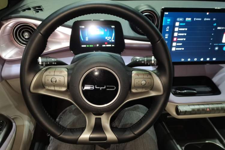 Used BYD Dolphin 2023 420 km Fashion Edition
