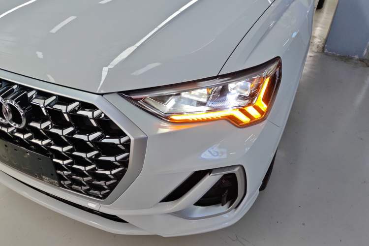 Used Audi Q3 2024 40 TFSI Fashion Dynamic Model
