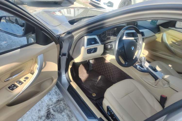 Used BMW 3 Series 2014 320i Sport Edition
