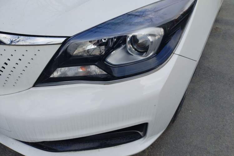 Used Dongfeng Aeolus E70 2023 500 Smart Edition Lithium Iron Phosphate 48.6 kWh 120 kW