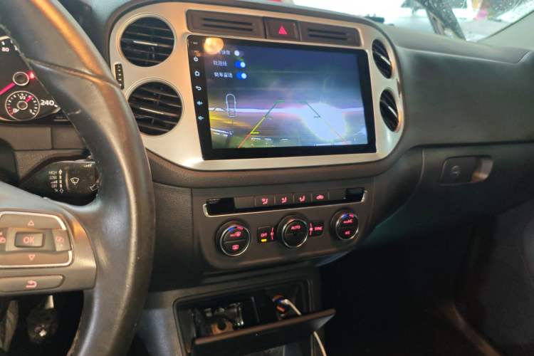 Used Volkswagen Tiguan 2015 1.8TSI Manual Two-Wheel-Drive Limited Edition