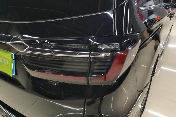 Used Honda Elysion 2022 2.0L eHEV Luxury Edition
