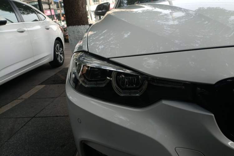 TDK.VehicleDetails.img