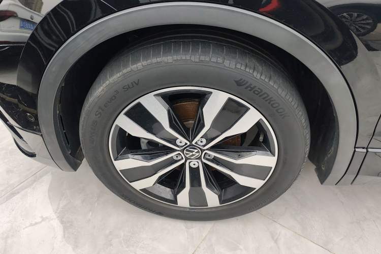 Used Volkswagen Tiguan L 2022 330TSI Automatic Two-Wheel Drive R-Line Enhanced Edition
