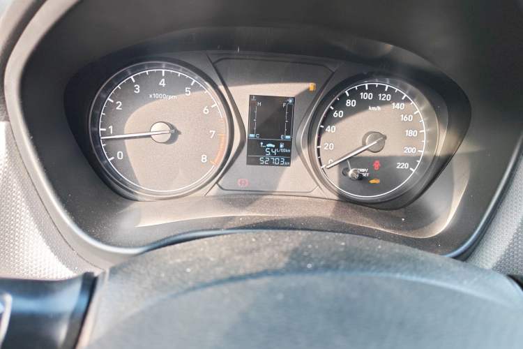 Used Hyundai Verna (older generation) 2017 1.4L Manual Colorful Skyroof Version China V Standard