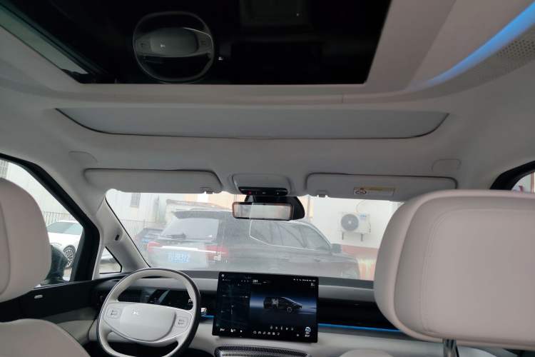 Used XPeng X9 2024 702 Ultra-Long Range Max
