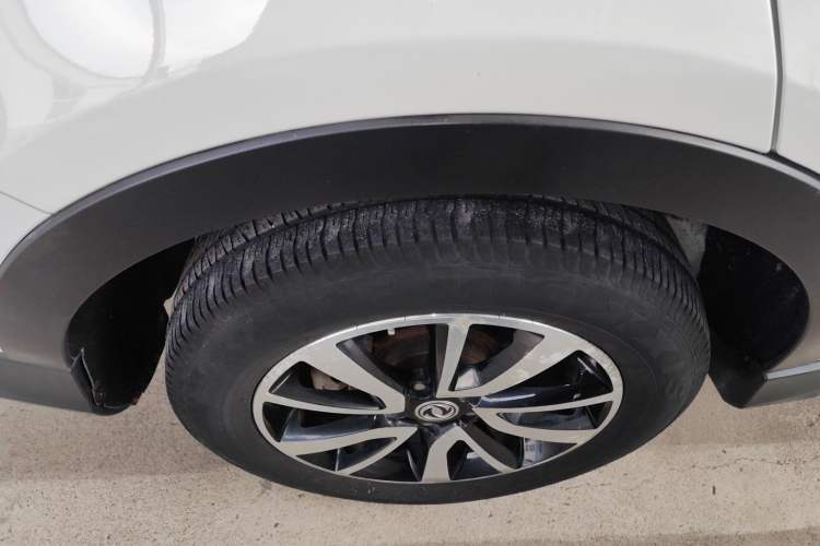 Used Dongfeng Fengon 580 2017 Revised Version 1.5T CVT Luxury Edition
