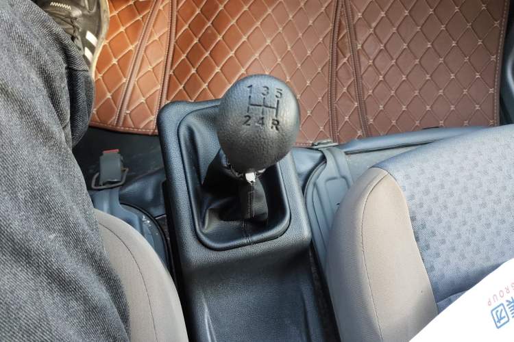 Used Wuling Zhiguang 2015 1.2L Practical LS-I Model
