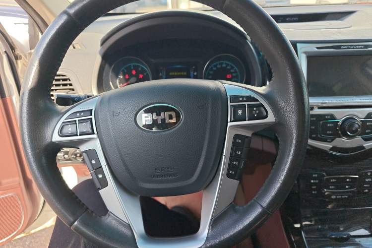 Used BYD Surui 2015 Revised Version 1.5L Manual Luxury Edition
