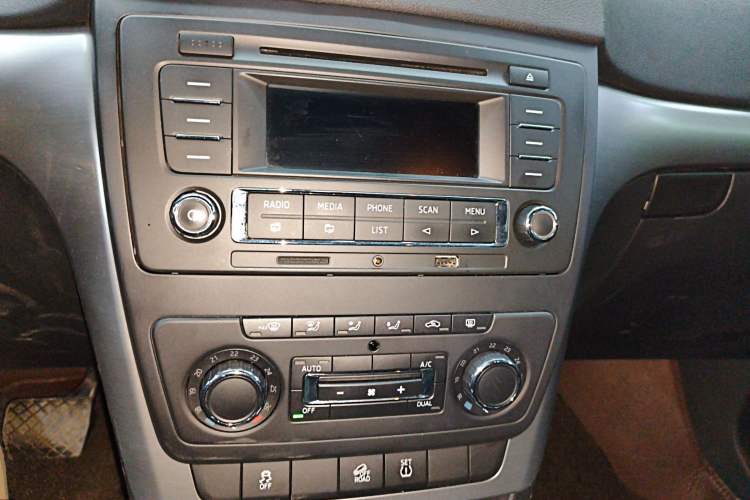 Used Skoda Yeti 2014 1.8TSI DSG Polar Edition
