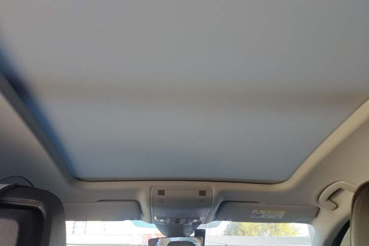 Used Volkswagen Magotan 2024 2 Million Units Zhongxiang Version 330TSI DSG Luxury Edition
