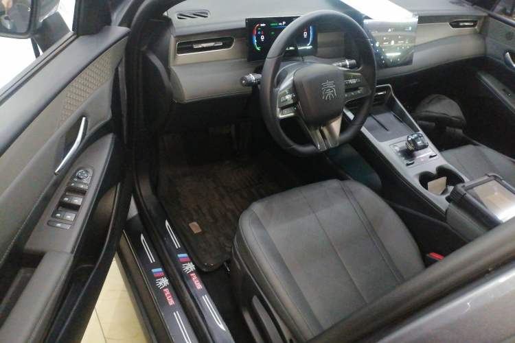 Used BYD Qin PLUS 2025 DM-i Smart Drive 55KM Leading Model