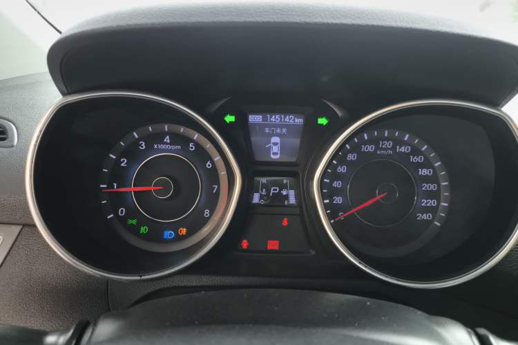 Used Hyundai Elantra 2015 1.6L Automatic Luxury Model