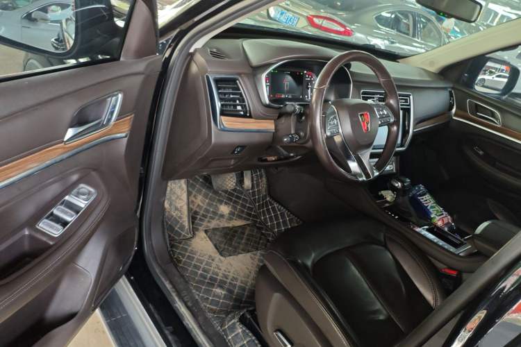 Used Roewe RX8 2019 30T Smart Connectivity Two-Wheel Drive Supreme Flagship Edition
