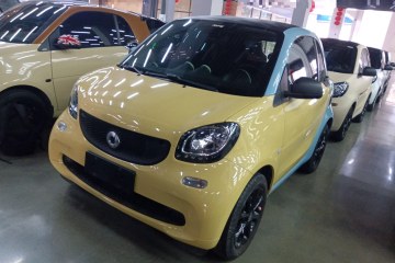 Used smart fortwo 2015 1.0L 52 kW hardtop Dynamic version
