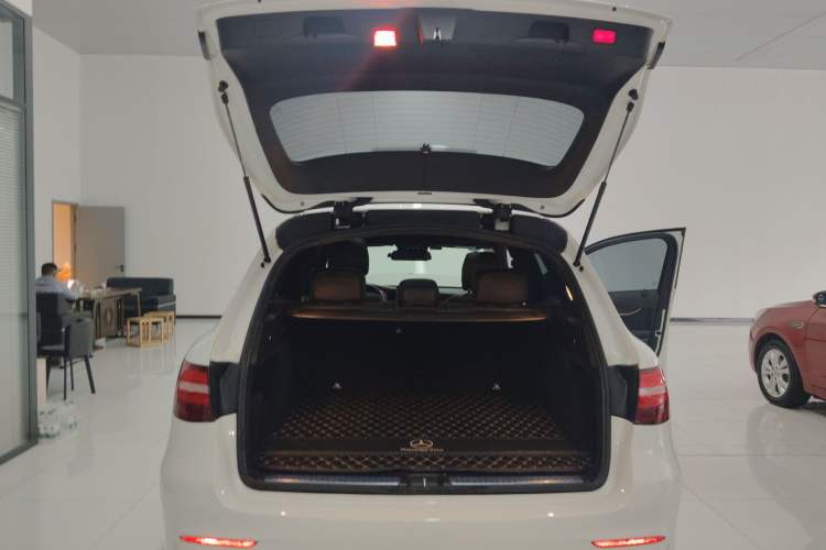 Used Mercedes-Benz GLC 2017 GLC 300 4MATIC Sport Edition
