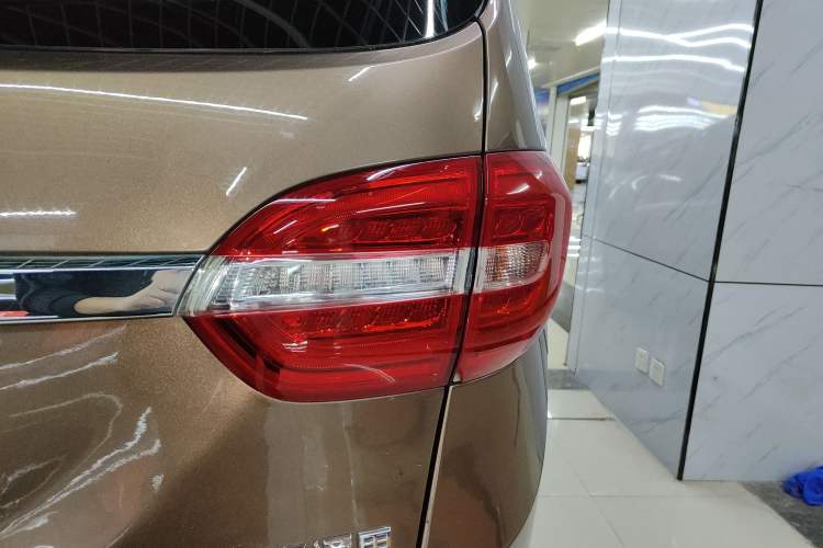 Used Buick GL8 2018 28T Luxury Model China VI Standard