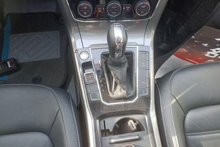 Used Volkswagen Passat 2017 330TSI DSG Luxury Edition
