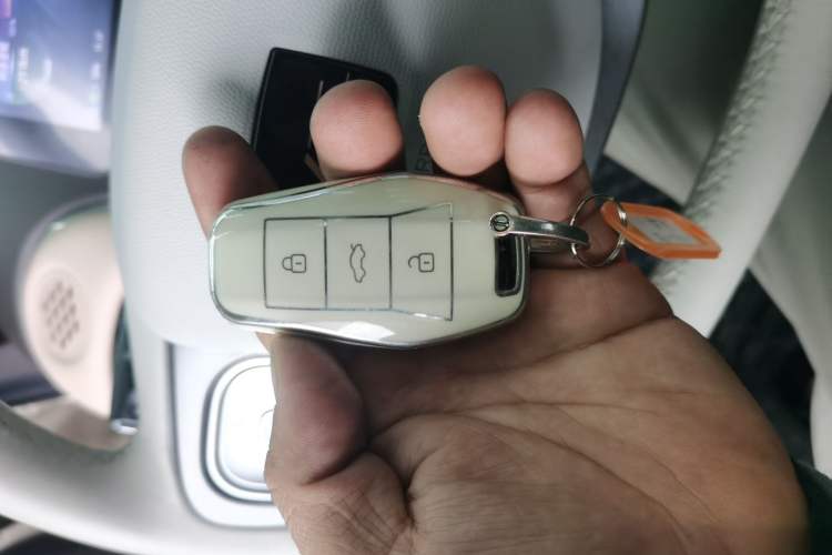 Used JAC Yiwei 3 2023 505km Pro
