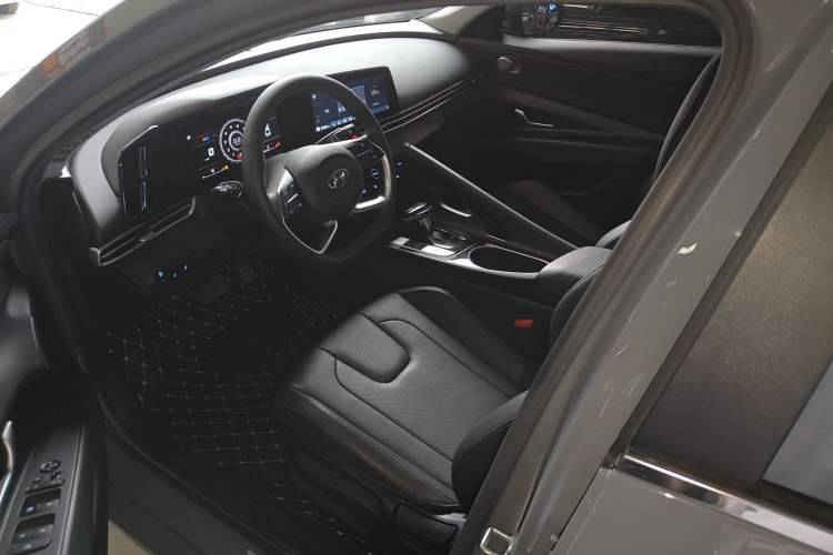 Used Hyundai Elantra 2021 1.5L CVT GLX Elite Edition
