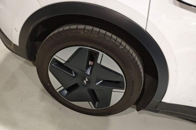 Used ONVO L60 2024 60 kWh Rear-Drive Version
