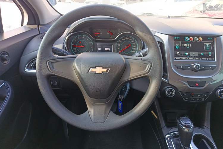 Used Chevrolet Cruze 2018 Hatchback 320 Automatic Pioneer Sunroof Edition
