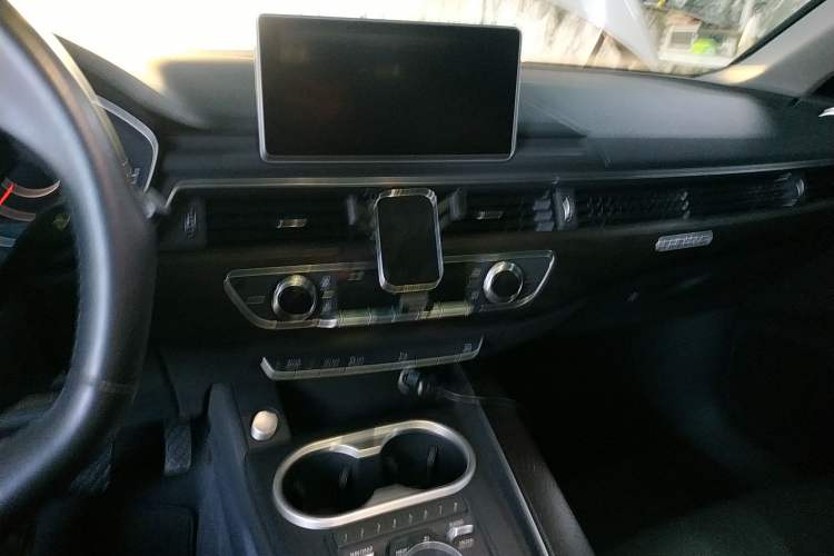 Used Audi A4L 2017 40 TFSI Fashion Model
