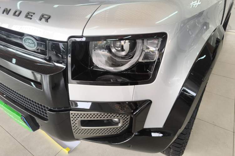 Used Land Rover Defender 2022 110 P400 Dark Edition