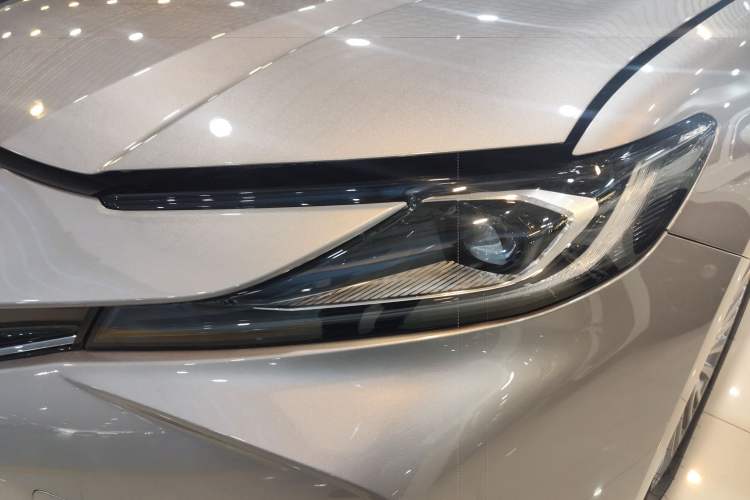 Used Toyota Camry 2024 Dual-Motor 2.0 HGVP Luxury Edition