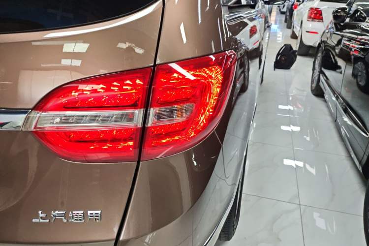 Used Buick GL8 2018 28T Luxury Model China VI Standard
