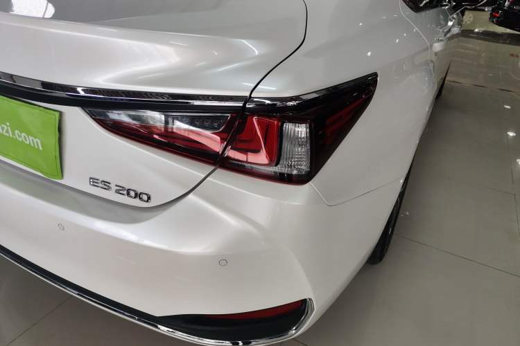 Used Lexus ES 2021 200 Excellence Edition
