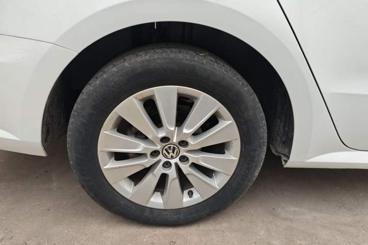 Used Volkswagen Lavida 2013 Restyled Classic 1.6L Automatic Comfort Edition