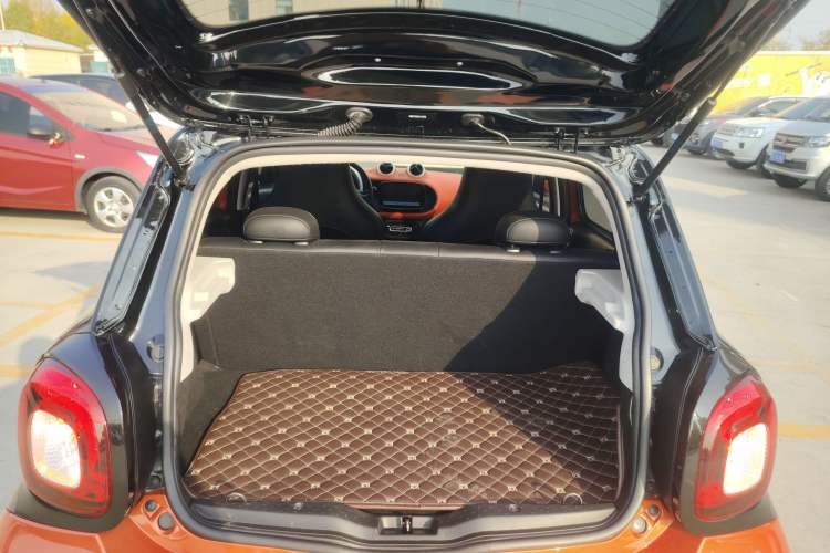 Used  forfour 2016 1.0L 52 kW Dynamic Edition
