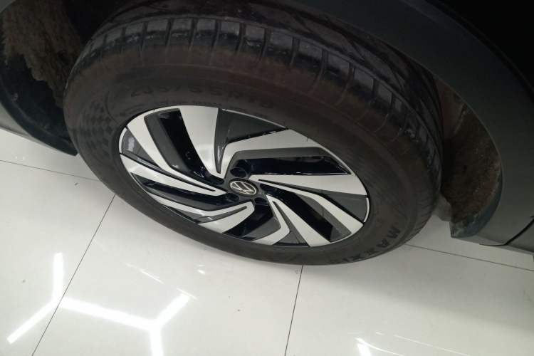 Used Volkswagen Tiguan L 2024 Outstanding Model 300TSI Automatic Two-Wheel Drive Longteng Edition
