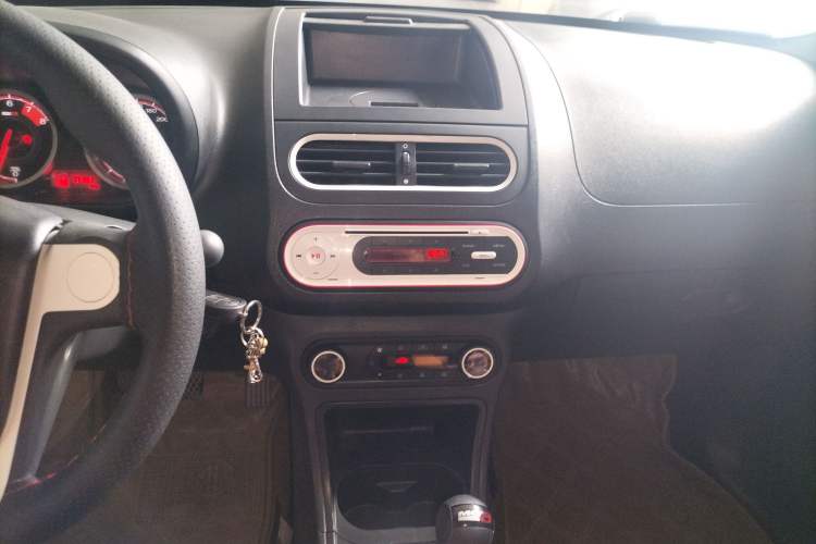 Used MG 3SW 2015 1.5L AMT Elite Version
