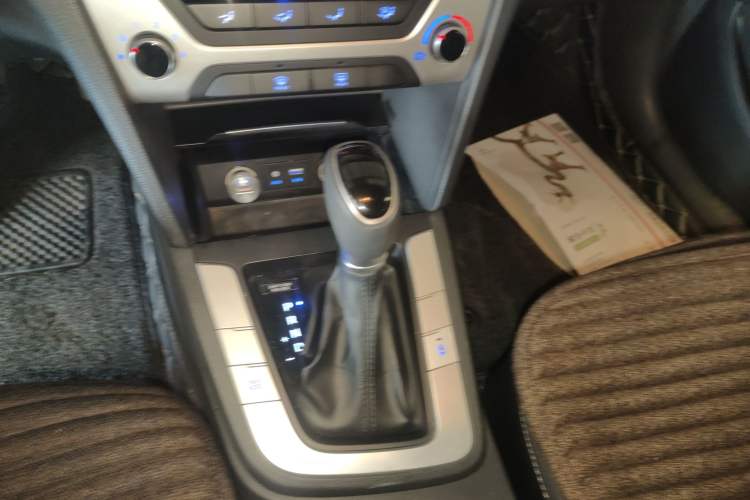 Used Hyundai Elantra 2016 1.6L Automatic ZhiXuan – Elite Version