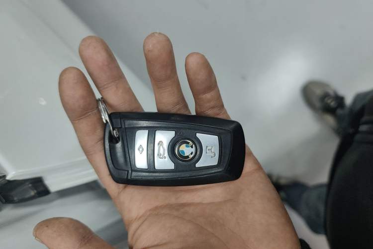 Used BMW 5 Series 2014 520i Elegant Edition
