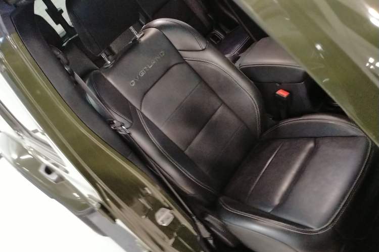 Used  Gladiator 2022 3.6L Pioneer Edition
