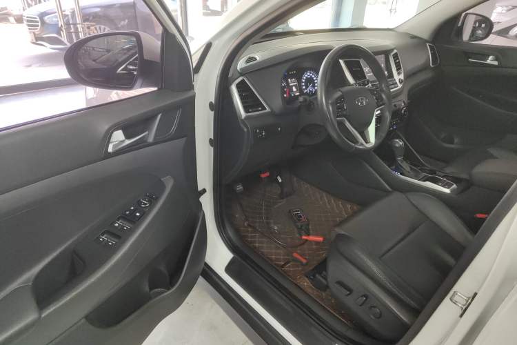 Used Hyundai Tucson 2018 1.6T Dual-Clutch Two-Wheel Drive 15th Anniversary Special Edition