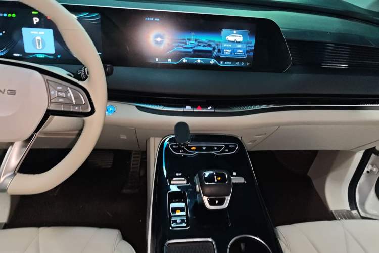 Used FORTHING Xinghai V9 2024 1.5TD 200km Chinese Knot Series Luxury Version